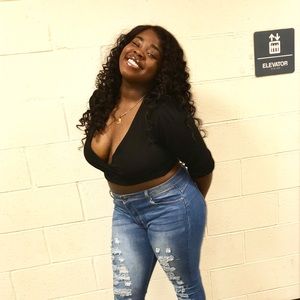 Meet your Posher, Leslie